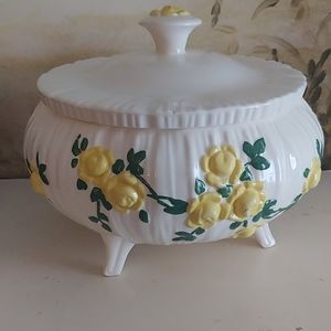 Vintage Yellow Rose Covered Dish